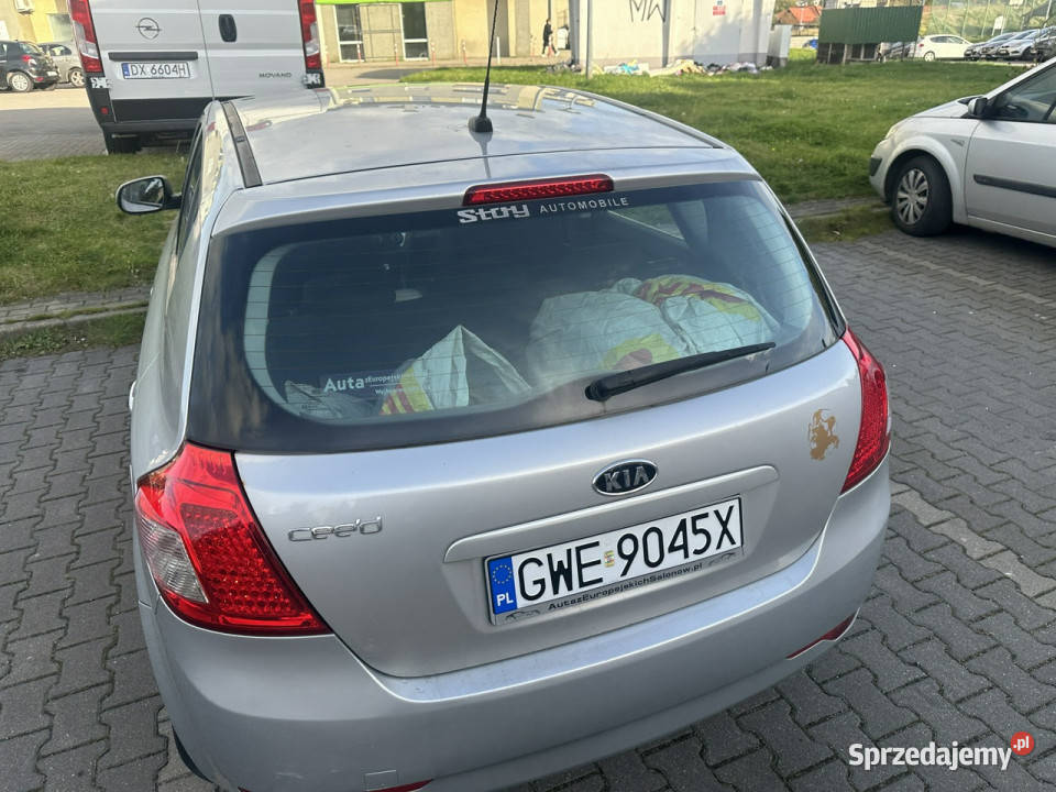 Kia Ceed Mocna benzyna 8 airbag klima isofix