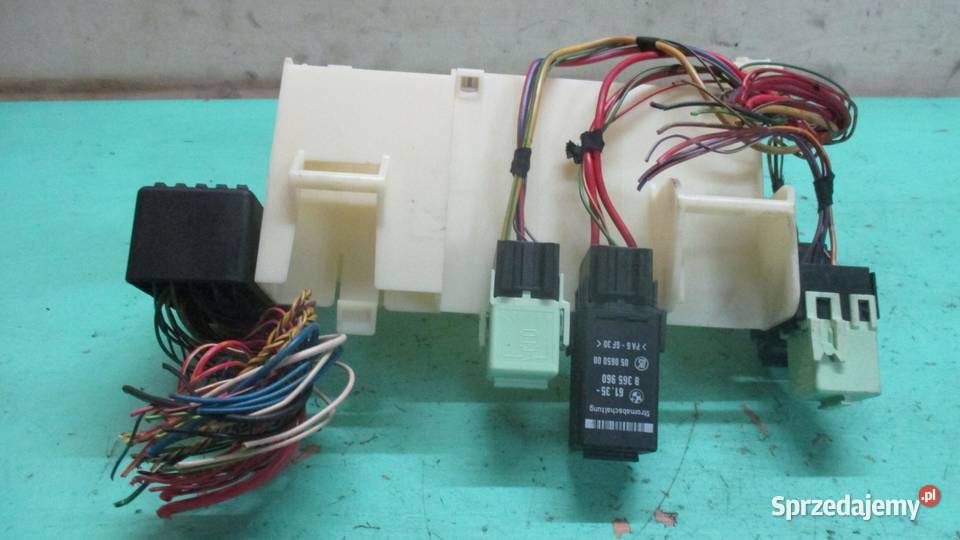 BMW E38 LIFT 28 B 01r skrzynka bezpieczników sprzedam