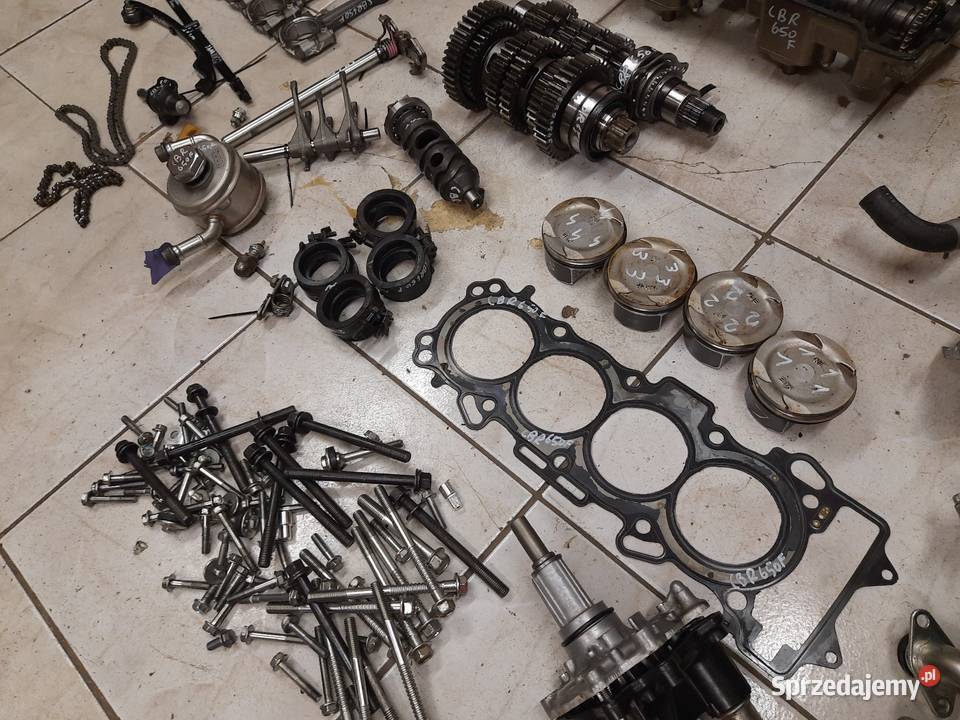 Honda CBR 650F silnik części 1418r Głowica wał sprzedam