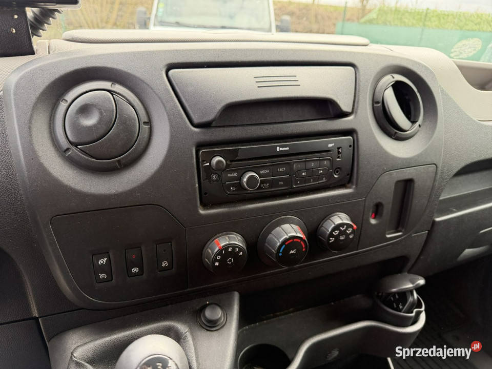 ambulansy Renault Master Renault Master 2015 163KM Specjalne Gostyń