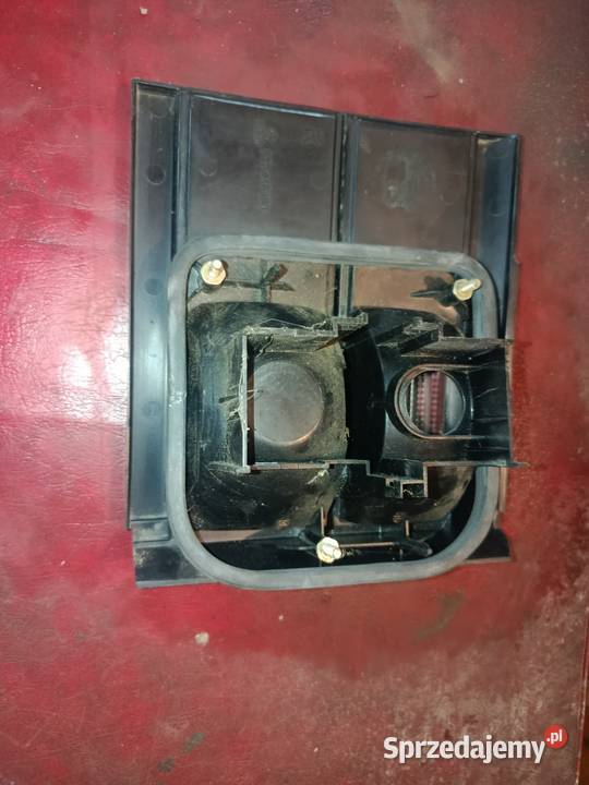 LAMPA TYŁ VW PASSAT B3 PRAWA