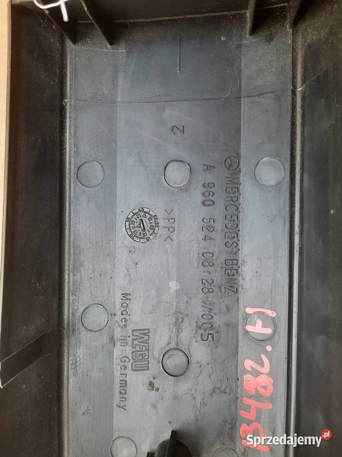 Osłona zaślepka A9605240828005 MERCEDES Części samochodowe świętokrzyskie
