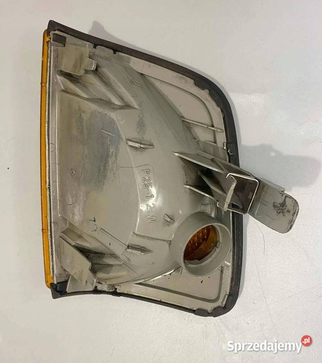 MercedesBenz E W124 Kierunkowskaz przedni Hella Łagiewniki