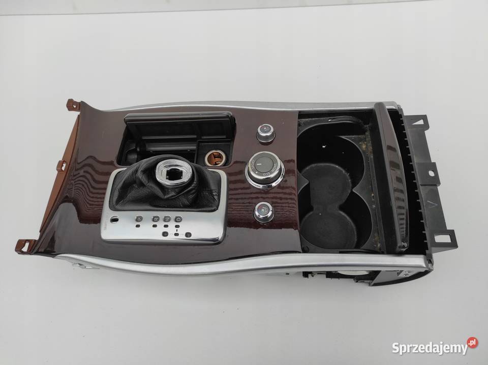 PANEL SCHOWEK MIESZEK TUNELU ŚRODEK INFINITI Q70 Wyposażenie wnętrza Nowy Tomyśl