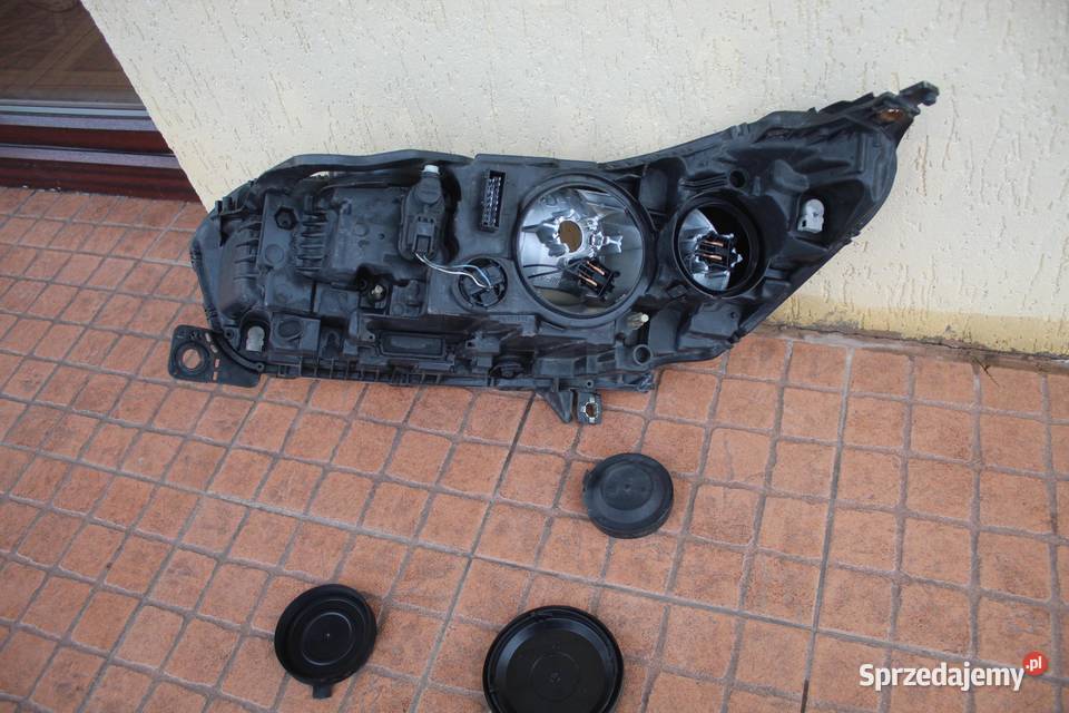 LAMPA PRAWA PRAWY PRZÓD CITROEN C5 III X7 EU wielkopolskie