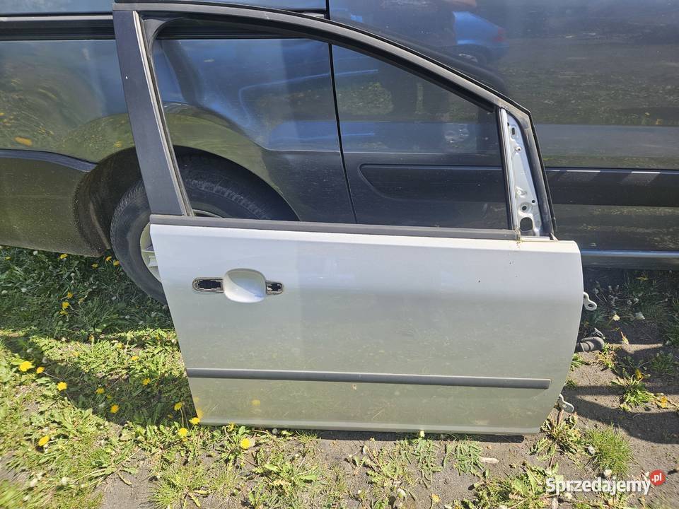 DRZWI Prawe Przednie C Lakier 03 Kutno