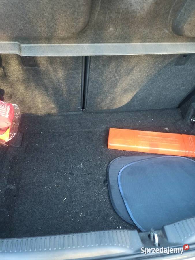 Toyota Auris 1 4 grafitowy