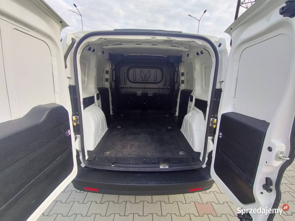 Fiat Doblo faktura VAT kupiony w polskim salonie Chorzów sprzedam