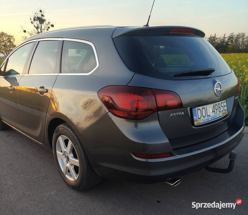 Opel Astra J Sports Tourer Kombi 14 Turbo 140 Oława
