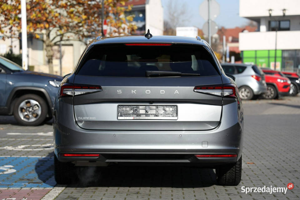 koda Superb 15 TSI mHEV Selection DSG hak Tychy