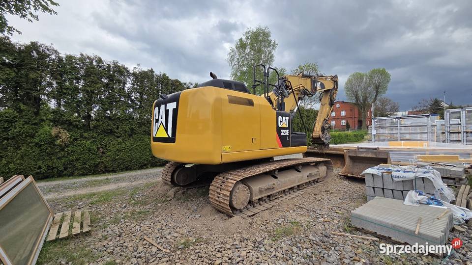 ładny CAT 323EL 2011 pełny VAT Koparki