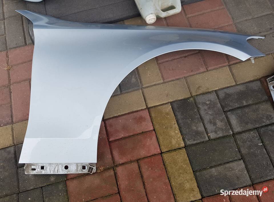 Błotnik Przedni MERCEDES CKLASA W205 lakier 988 Radom