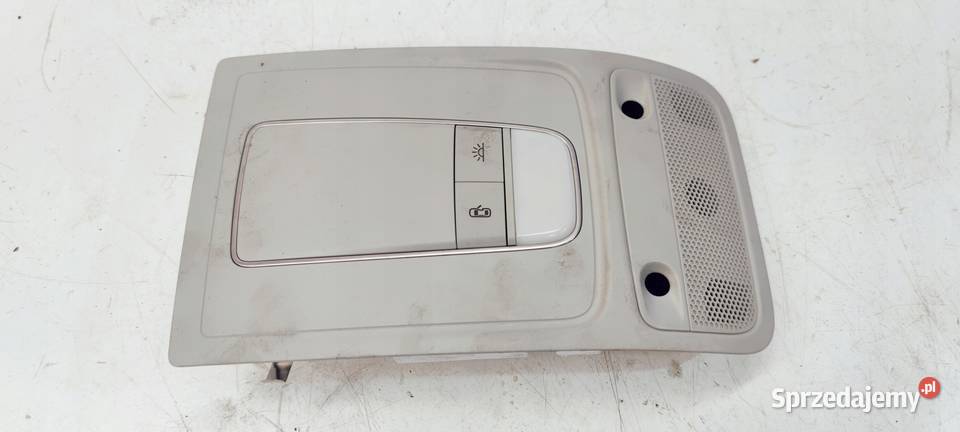 LAMPKA PODSUFITKI AUDI A3 8V 8V0947135A ET1 Oświetlenie kabiny Przystajń sprzedam