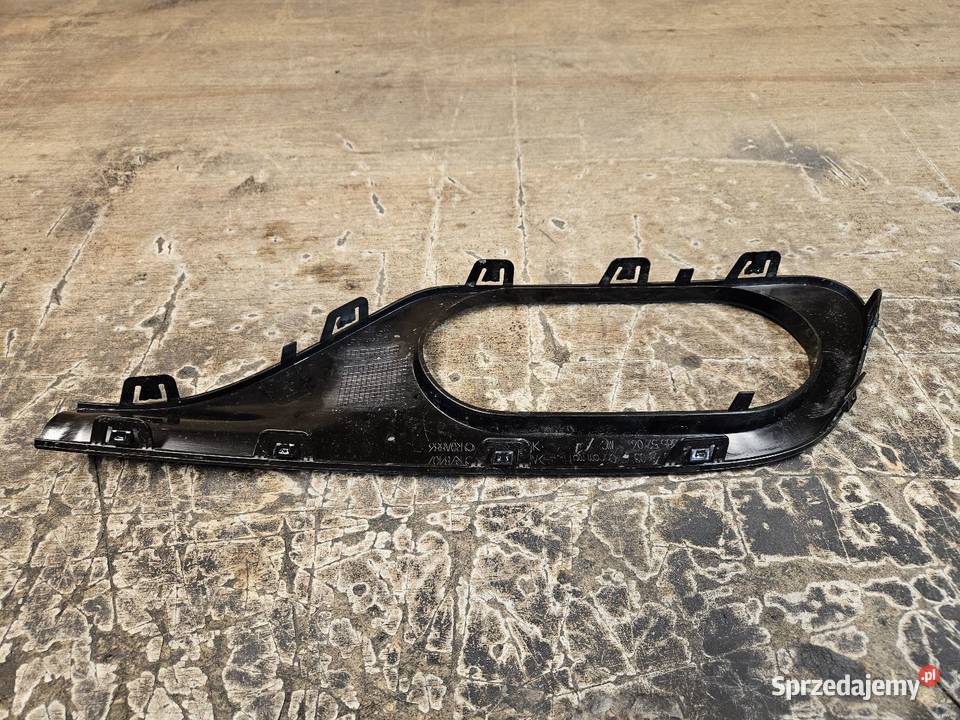 MERCEDES CKLASA W206 KRATKA PRAWA ZDERZAKA PRZÓD Międzychód