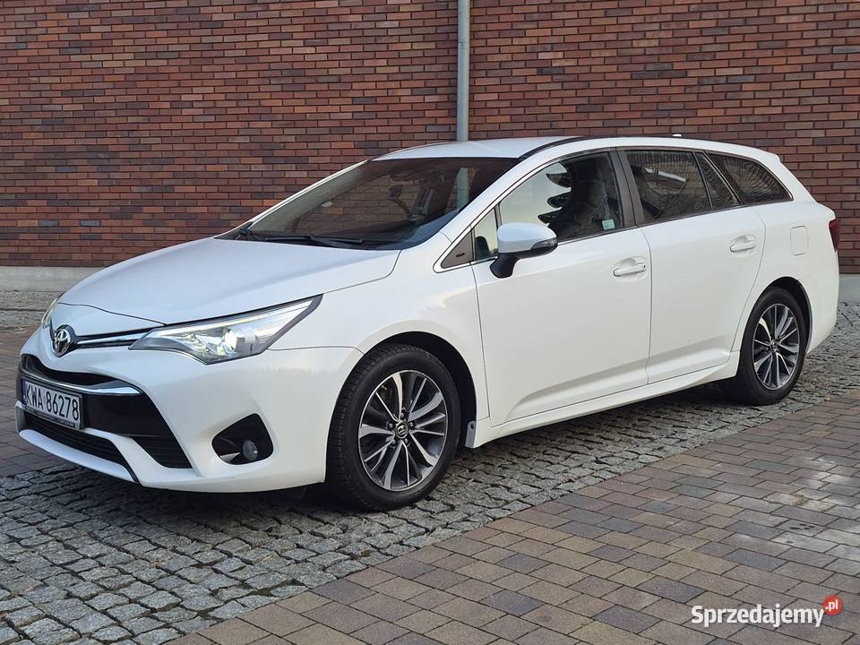 Toyota Avensis 2016 Premium 208k zadbana VAT23 manualna Mucharz