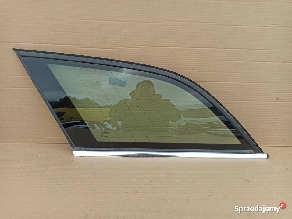 EKLASA W212 KOMBI SZYBA KAROSERYJNA PRAWY TYŁ Karoseria Trzciel