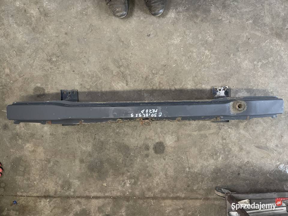 Przedni pas wzmocnienie zderzaka przód BMW e90 lubelskie Lublin sprzedam