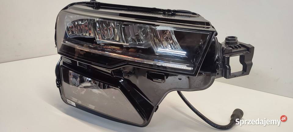 SKODA KAROQ LAMPA PRAWY PRZÓD ANGLIK RHD