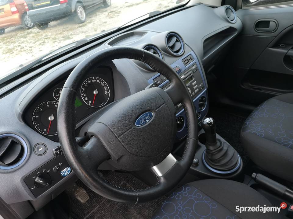 KOMIS MARKOL ZAPRASZA FORD FIESTA CROSS LIFT