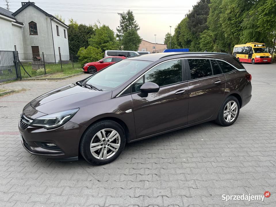Opel Astra K Sports Tourer Kombi 2016 2 światła przeciwmgielne Motoryzacja mazowieckie Grodzisk Mazowiecki