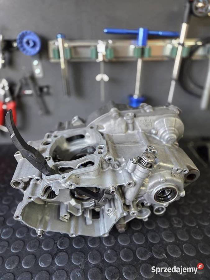 Części silnikowe yzf 250 01 13r głowica kartery śląskie Teklinów sprzedam