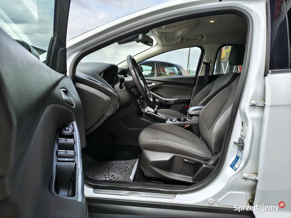 Ford Focus 2012 Benzyna Zadbany Dwa Kpl kół Rok produkcji 2011 Zarszyn sprzedam