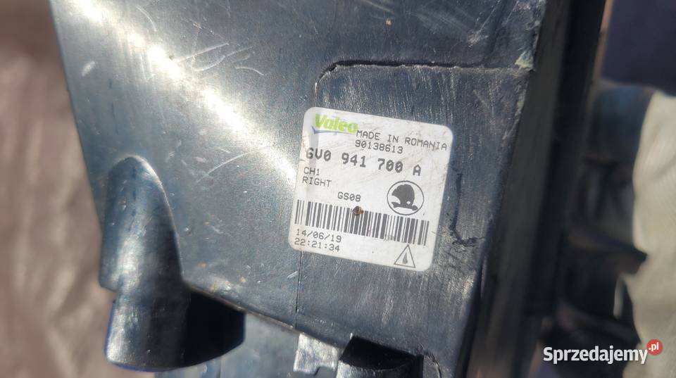 SKODA FABIA III 14 HALOGEN PRAWY 6V0941700A 923