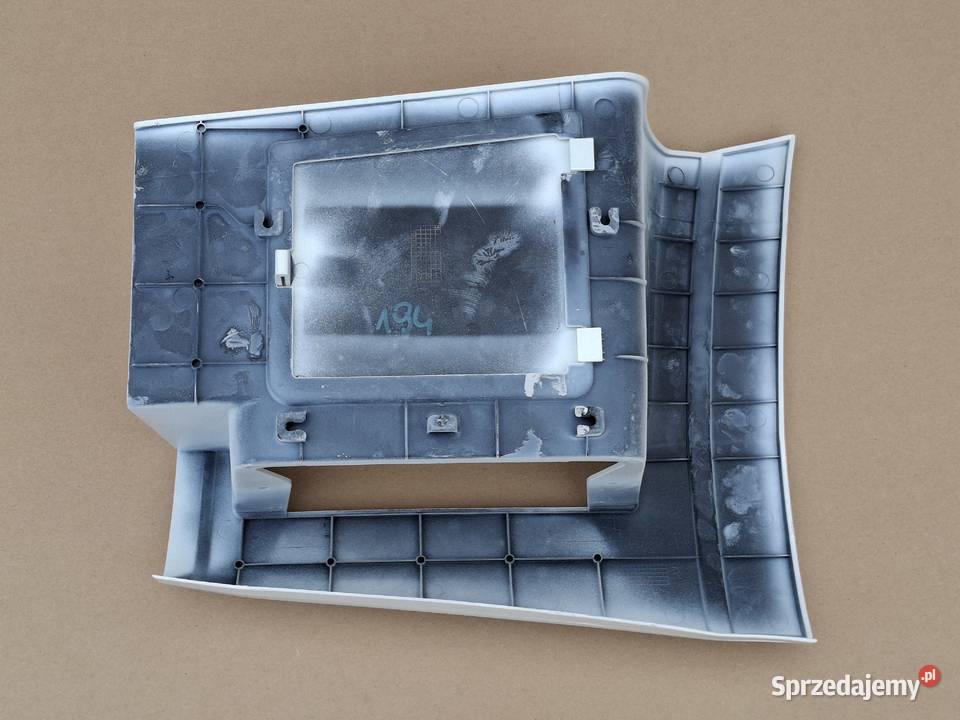 IVECO SWAY STOPIEŃ PRAWY DOLNY OBUDOWA WNĘKA Bieleń