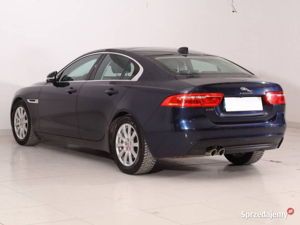 Jaguar XE 20d podgrzewane fotele