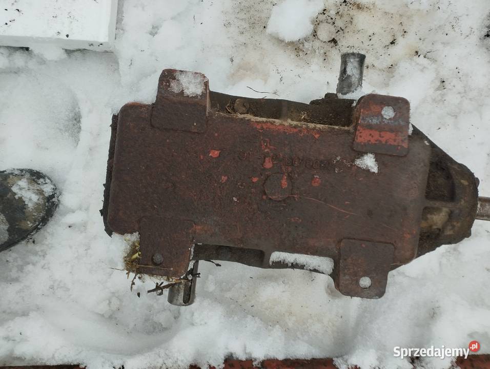 Podwozie rozrzutnik jednoosiowy