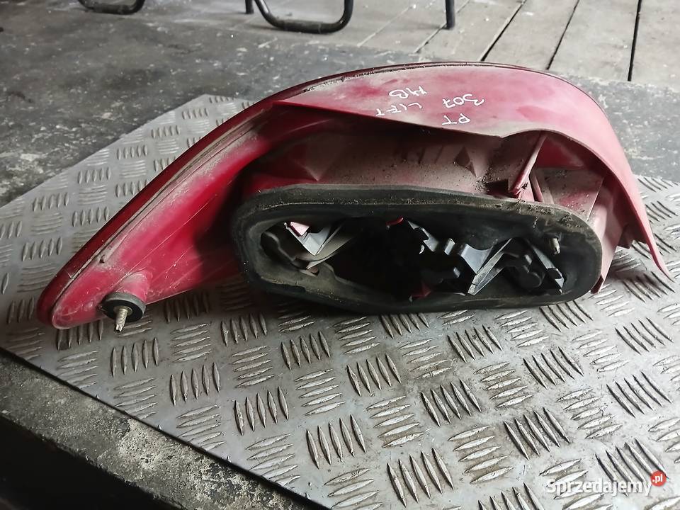 Lampa prawa tył tylna Peugeot 307 lift HB małopolskie Radłów