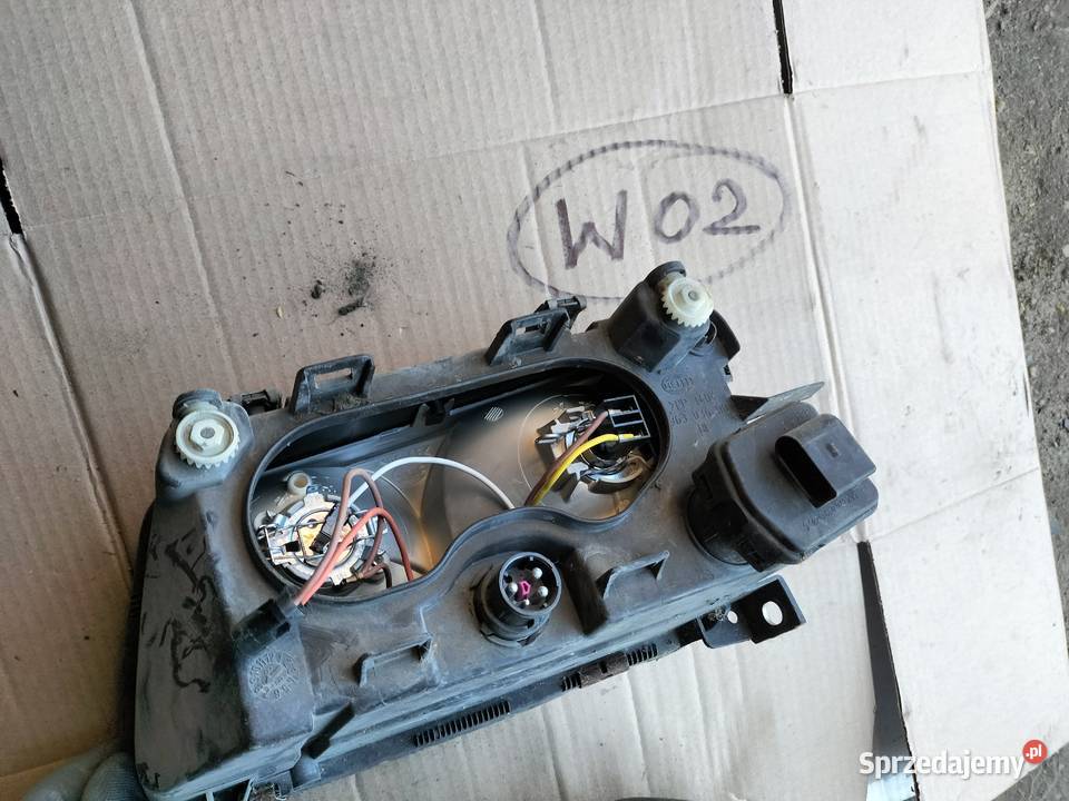AUDI A38L A3 8L LAMPA PRZÓD PRZEDNIA PRAWA HELLA Kamień-Kolonia sprzedam