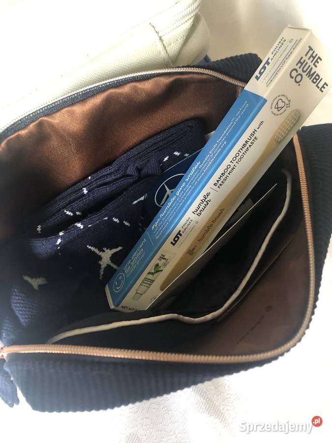 limitowana saszetka na podróż logo LOT wygodna Zegrze