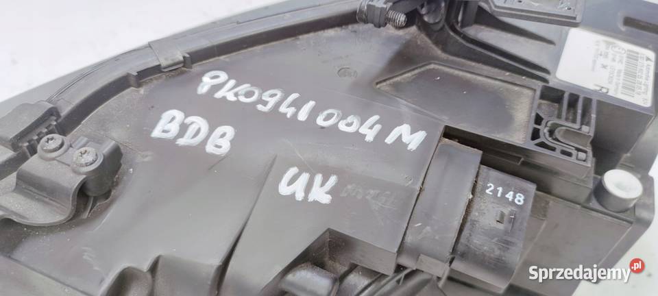 REFLEKTOR PRAWY AUDI A4 B8 LIFT UK 8K0941004M Lampy przednie Przystajń