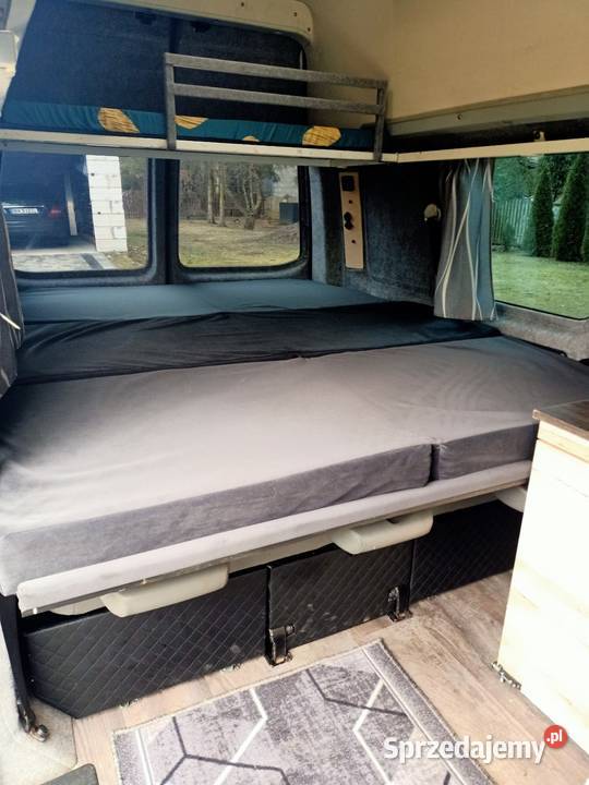 VW Transporter T5 9 osobowy