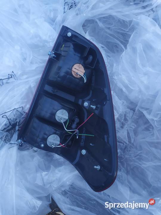 Toyota Hilux VIII Lampa lewa prawa tyl tylna ory Ksawerów