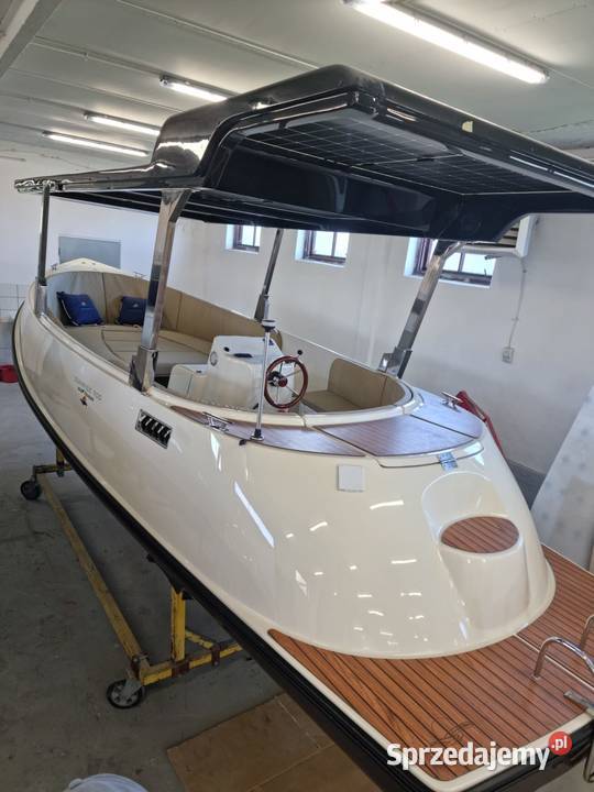 Łódź elektrycznasolarna Sunrise 700 ECO Tender