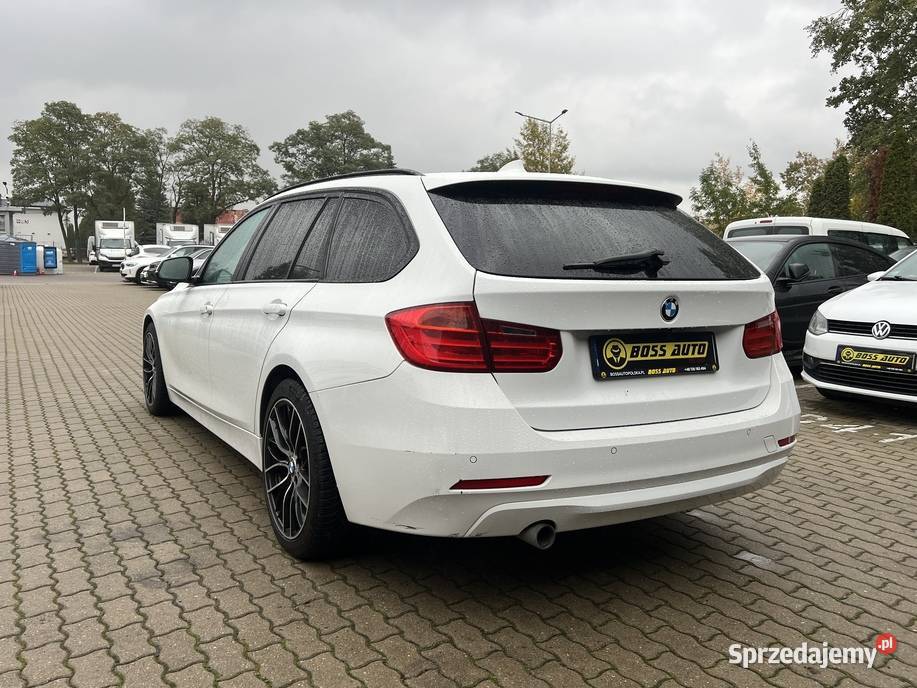 BMW 318D 2013 światła przeciwmgielne Seria 3 Warszawa