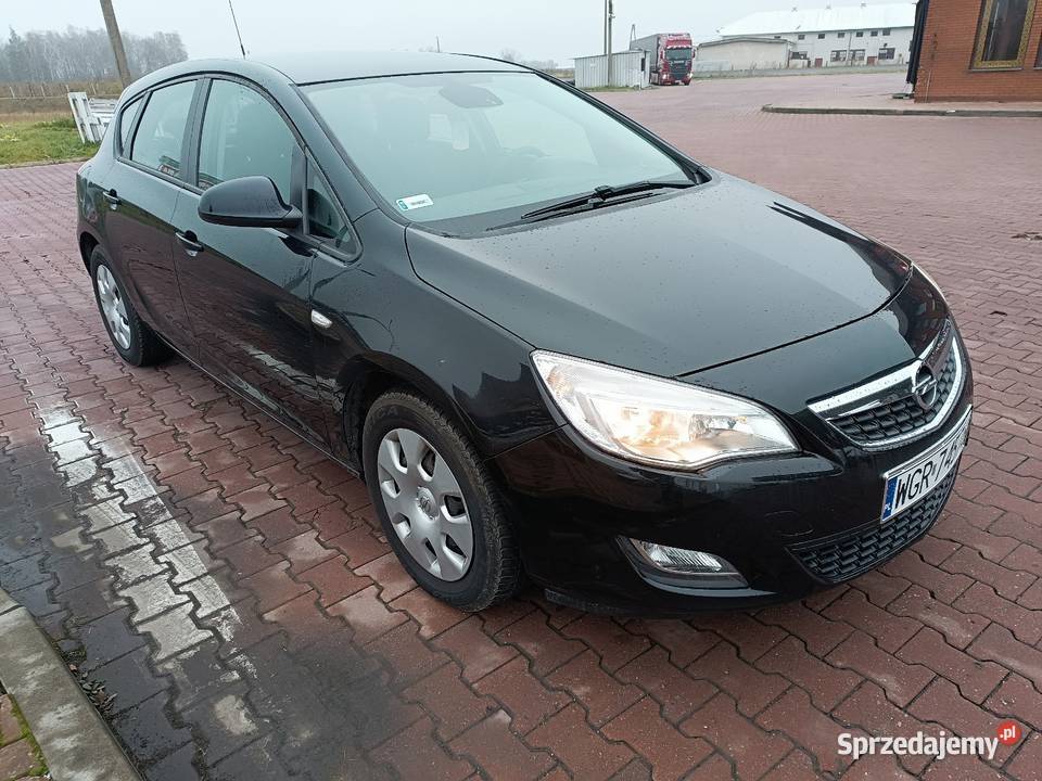 Opel Astra J 17 CDTI 110 Doinwestowany Niski Goszczyn sprzedam