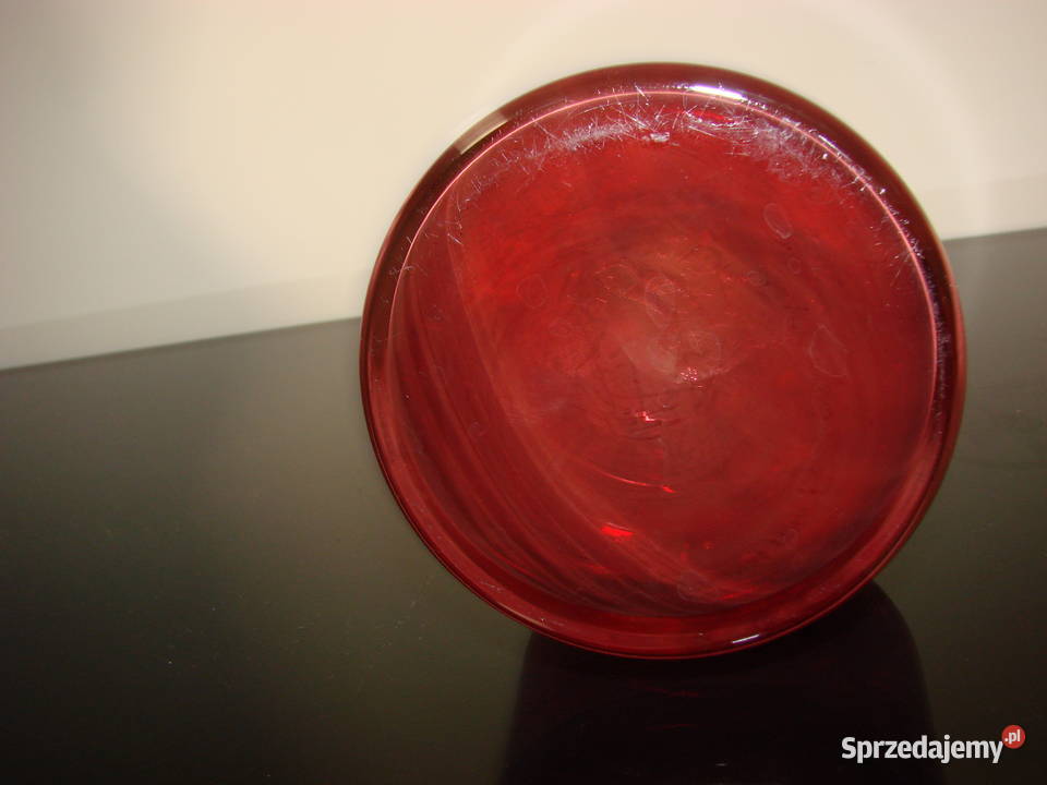 wazon z czerwonego szkła Pruszcz Gdański