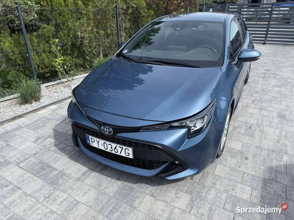 Toyota Corolla Hybryda niski przebieg oryginalny aluminiowe felgi Corolla Poznań