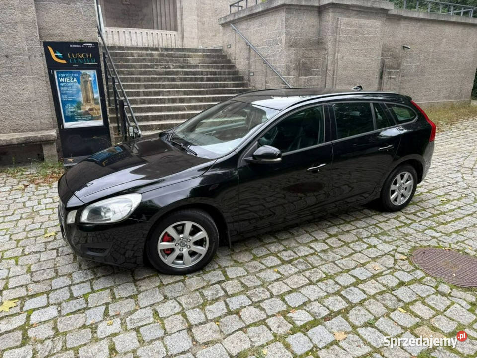 Volvo V60 Podgrzewane fotele Parktronik Rok produkcji 2012