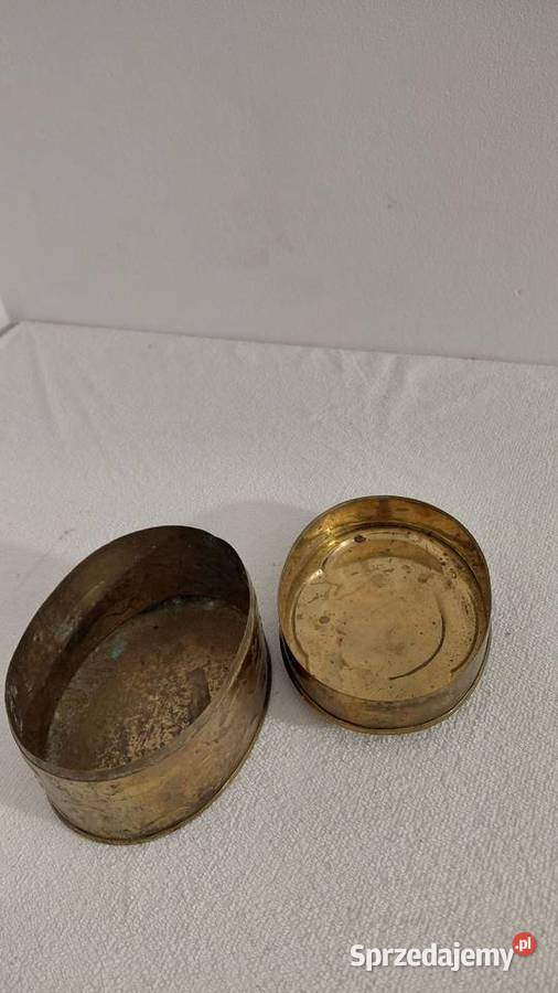 szkatułka mosiężna z konikiem morskim