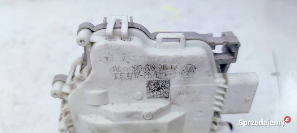 ZAMEK DRZWI PRAWY TYŁ AUDI A1 8X0839016E 5 PIN Przystajń