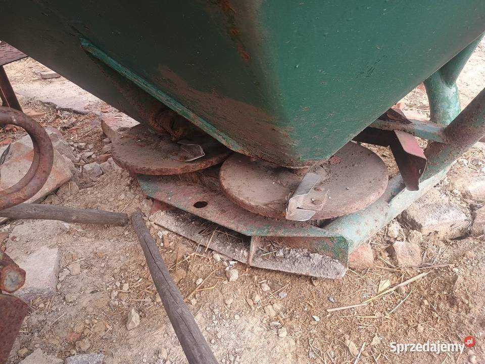 Rozsiewacz Amazone F 800 Rozsiewacze nawozów Pępowo sprzedam