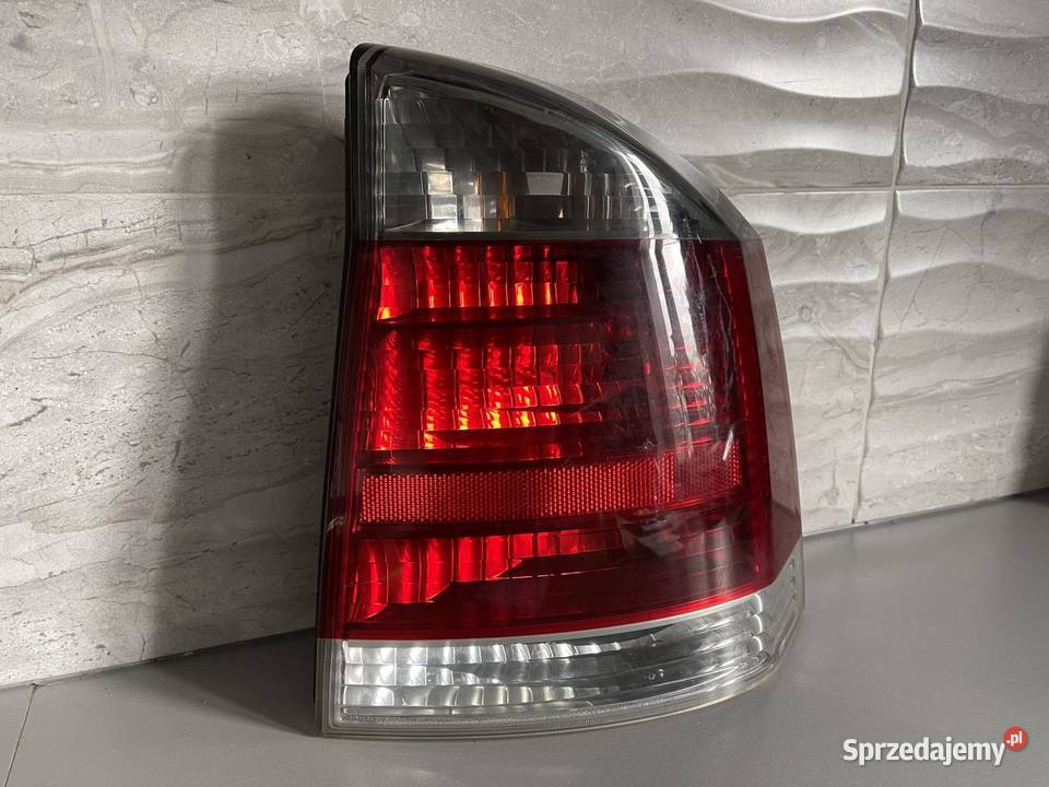OPEL VECTRA C PRAWA LAMPA TYŁ SEDAN Oświetlenie
