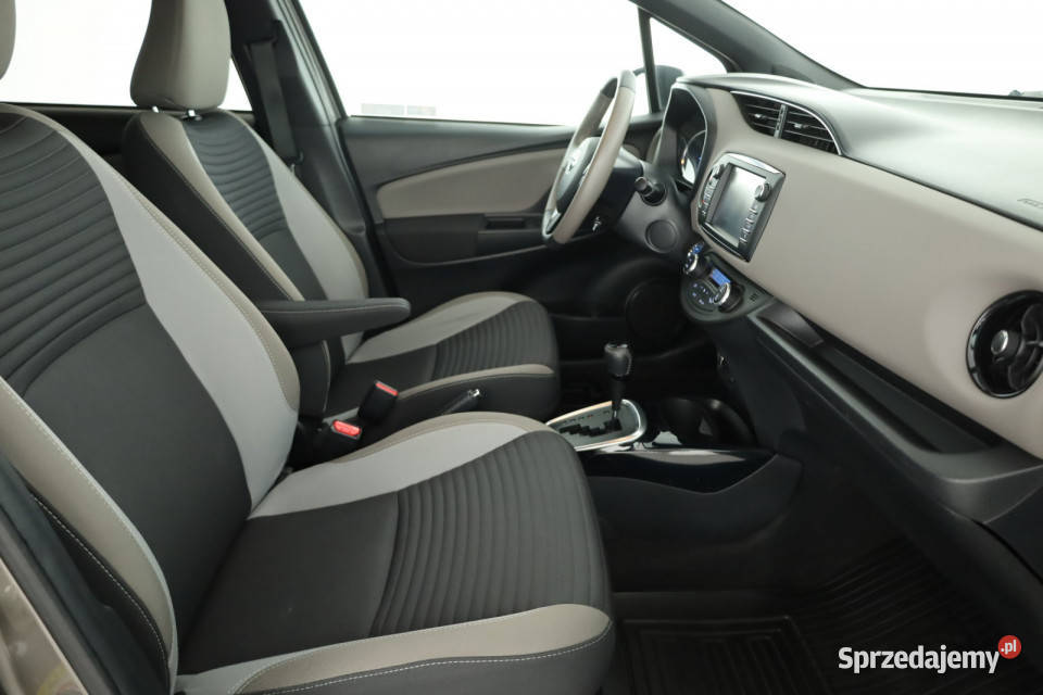 Toyota Yaris Hybrid 4/5 Piaseczno