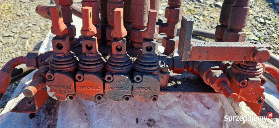 Części siłowniki wycinacz kiszonki Triolet koła uszkodzony Śliwnik sprzedam