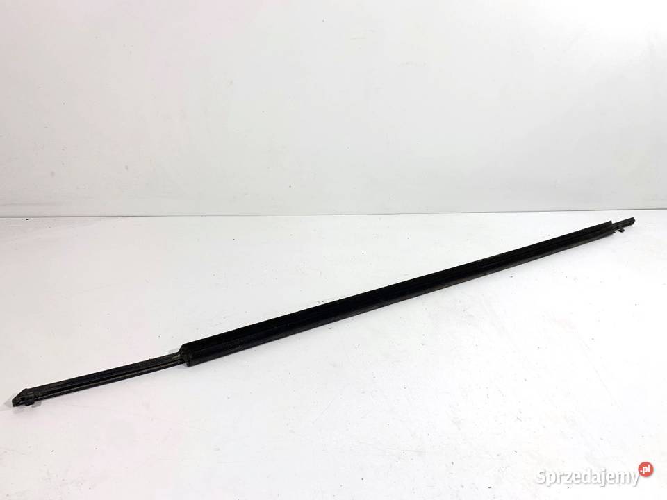 LISTWA ZGARNIAJĄCA PRZÓD PRAWY LEXUS CT osobowe sprzedam