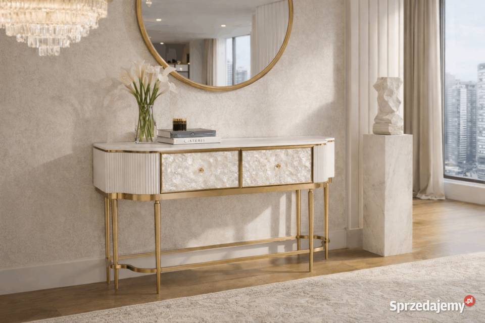 Kremowa konsola glamour z naturalną muszlami i Golkowice